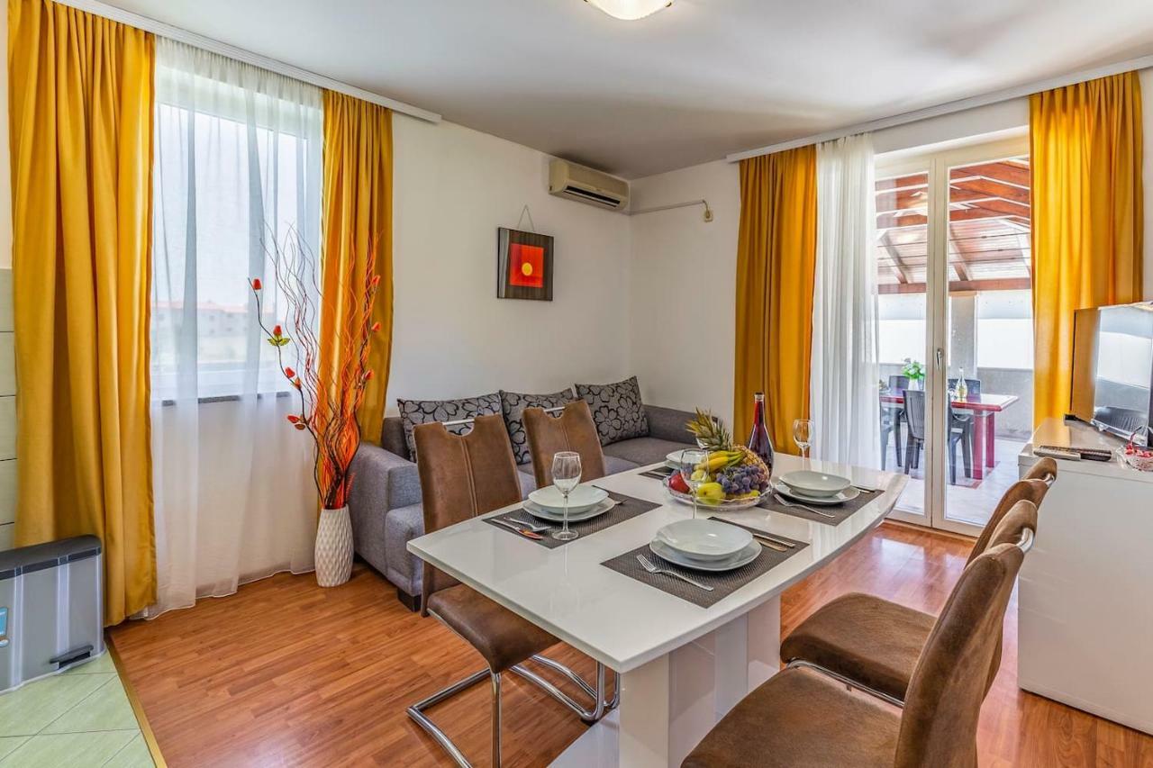 All Seasons Apartment Pula Exterior photo